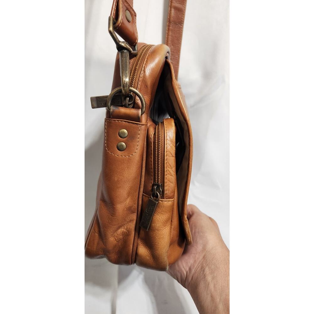 Claire Chase Manbag Saddle Tan Leather Crossbody Strap Beautiful Patina - Picture 3 of 11